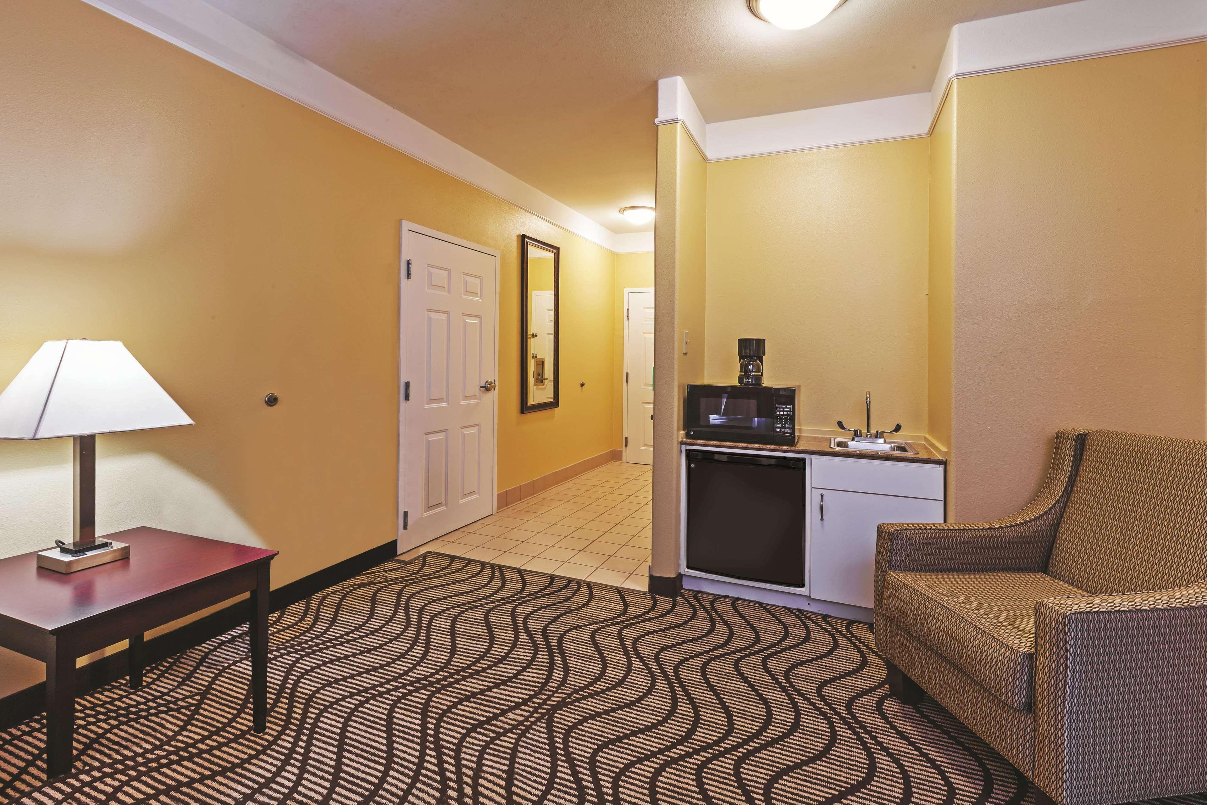 La Quinta By Wyndham Angleton Exterior foto